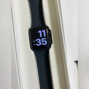 Apple Watch Series 3 GPS Space Grey - 38mm - with box- charger - and extra band